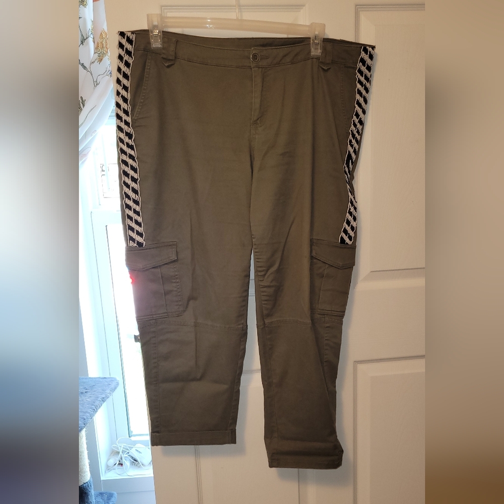Pants - Picture 3 of 7